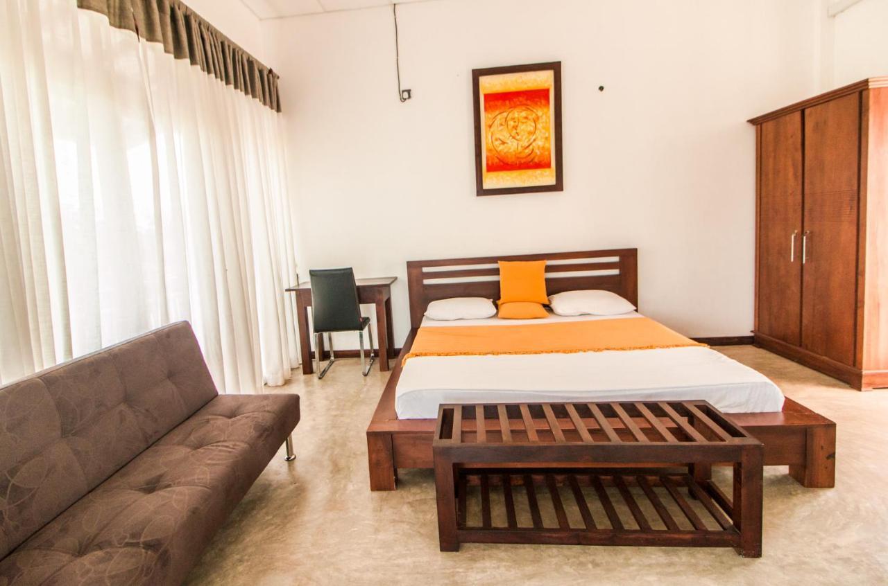 Aurora Lagoon Front Negombo Exterior photo